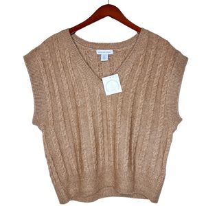 CUPCAKES and CASHMERE NWT V Neck Cable Ribbed Knit Sweater Vest Size Medium